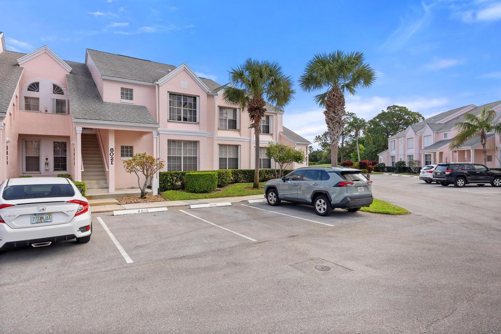 Photo of 802 Muirfield Court #802e, Jupiter, FL 33458 (MLS # R10961437)