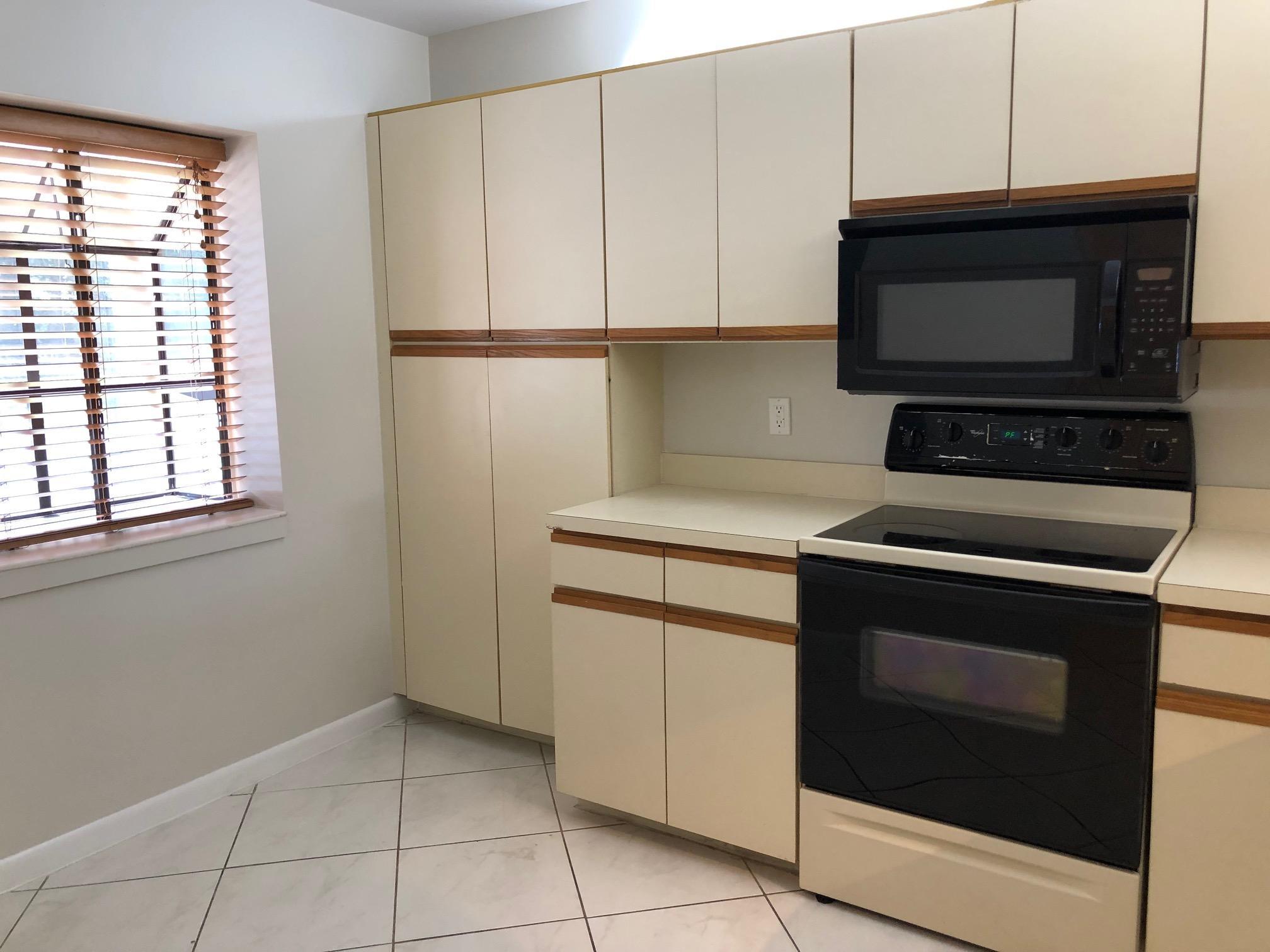 Golden Raintree 06 - Residential Lease