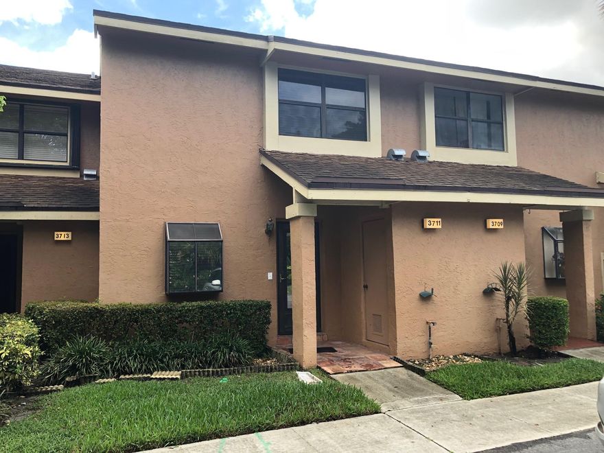 Beautiful Lake View Townhouse in The Township, Coconut Creek. All Ages HOA Community.2BR/2.5BA with split bedroom floor plan, each with private bath. Main bedroom includes walk-in closet. Tile floors throughout, updated vanities, glass-top stove, full-size washer & dryer. Outdoor patio with serene lake views. Rent includes basic cable & storage. Small pet ok. RESORT-STYLE TOWNSHIP AMENITIES: OLYMPIC SIZE POOL, TENNIS, FITNESS ROOM, LIBRARY, RACQUETBALL. TOWNSHIP RESTRICTIONS APPLY, NO MOTORCYCLES, NO VANS, PICK-UP TRUCKS AND COMMERCIAL VEHICLES.