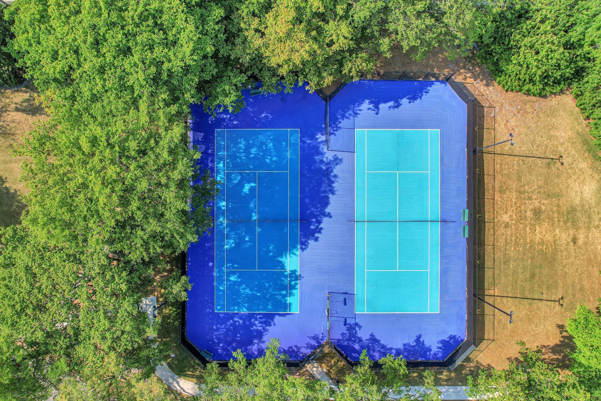 LAKE EMERALD CONDOMINIUM NO - Residential