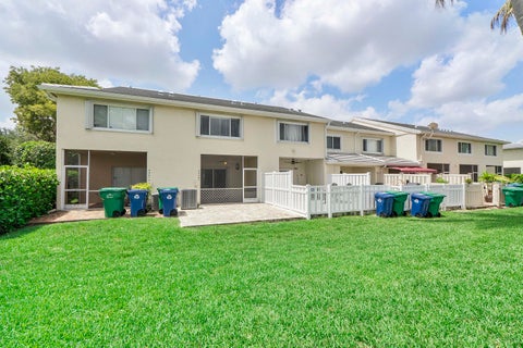 Tiny photo for 9905 NW 57th Manor, Coral Springs, FL 33076 (MLS # B26050971)