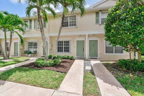 Tiny photo for 9905 NW 57th Manor, Coral Springs, FL 33076 (MLS # B26050971)
