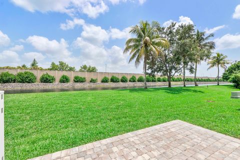 Tiny photo for 9905 NW 57th Manor, Coral Springs, FL 33076 (MLS # B26050971)
