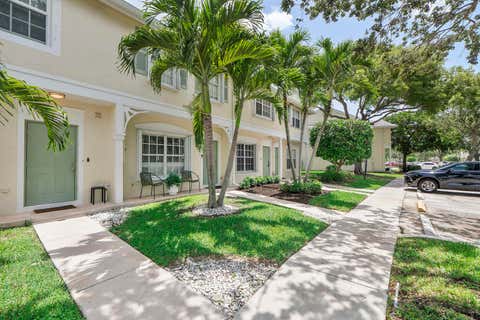 Tiny photo for 9905 NW 57th Manor, Coral Springs, FL 33076 (MLS # B26050971)