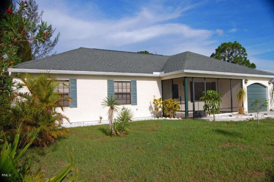 Great location, short drive to shopping, hospital and beach. 3/2/1 with screen in front and back porch. HOUSE IS NOT AVAILABLE FOR SHOWINGS UNTIL 4/20/20.