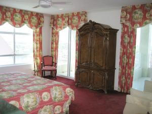 TOSCANA WEST TOWER II - Residential Lease