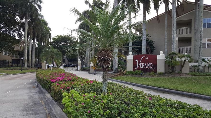 3RD FLOOR LOFT STYLE CONDO,SS APLAINCES,VAULTED CEILING,GATED COMMUNITY,RESORT STYLE CLUBHOUSE & POOL, FITNESS CENTER,BASKETBALL COURT, TENNIS. GREAT LOCATION -CLOSE TO DOWNTOWN DELRAY BEACH, I-95 AND THE OCEAN.