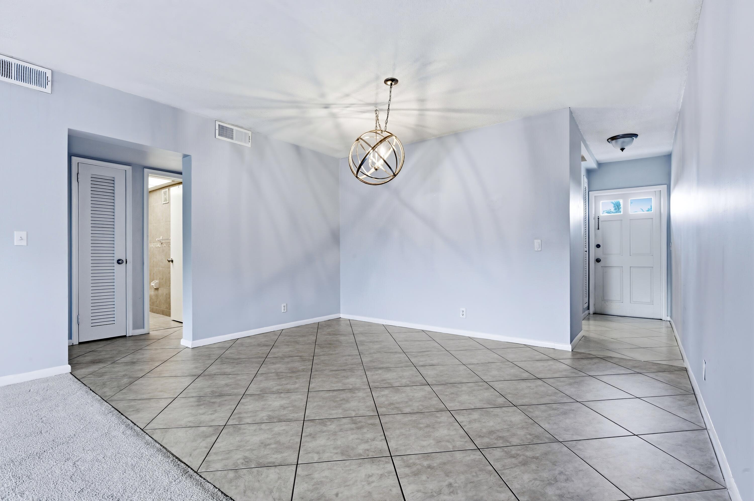 120 Lehane Terrace 202, North Palm Beach, FL, 33408/$280,000 4 120 Lehane Terrace 202