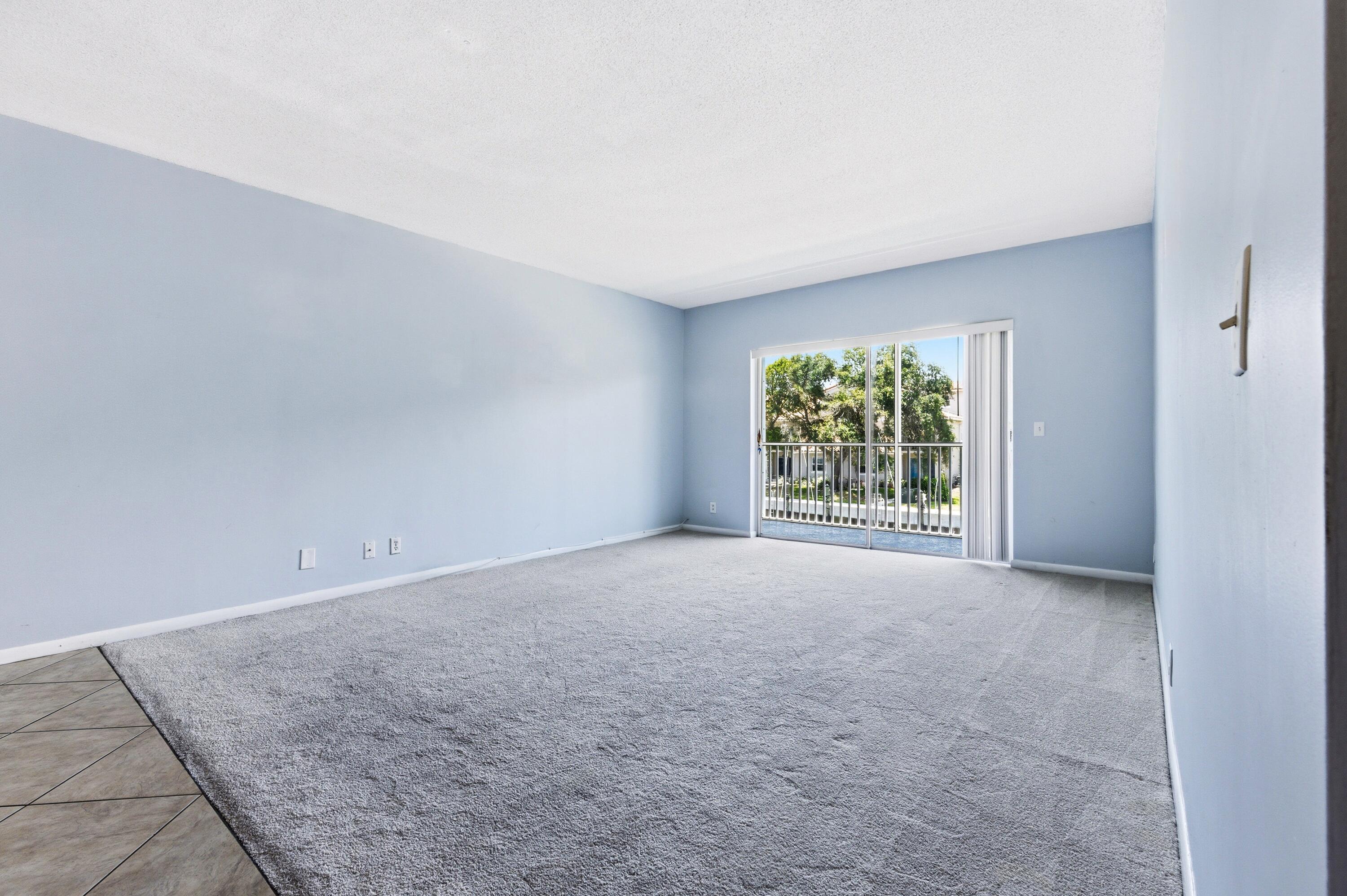 120 Lehane Terrace 202, North Palm Beach, FL, 33408/$280,000 3 120 Lehane Terrace 202