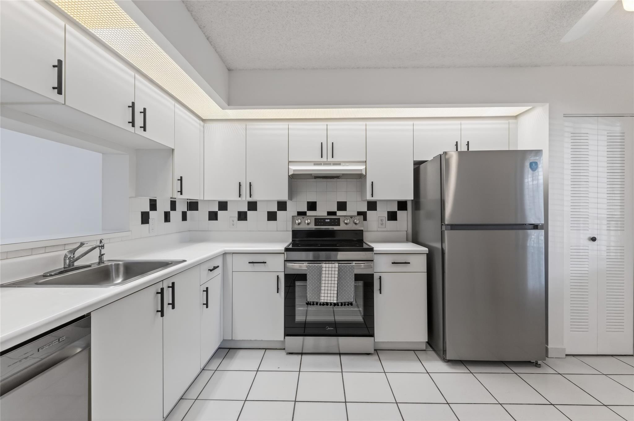 Suffolk @ Century Village - Residential