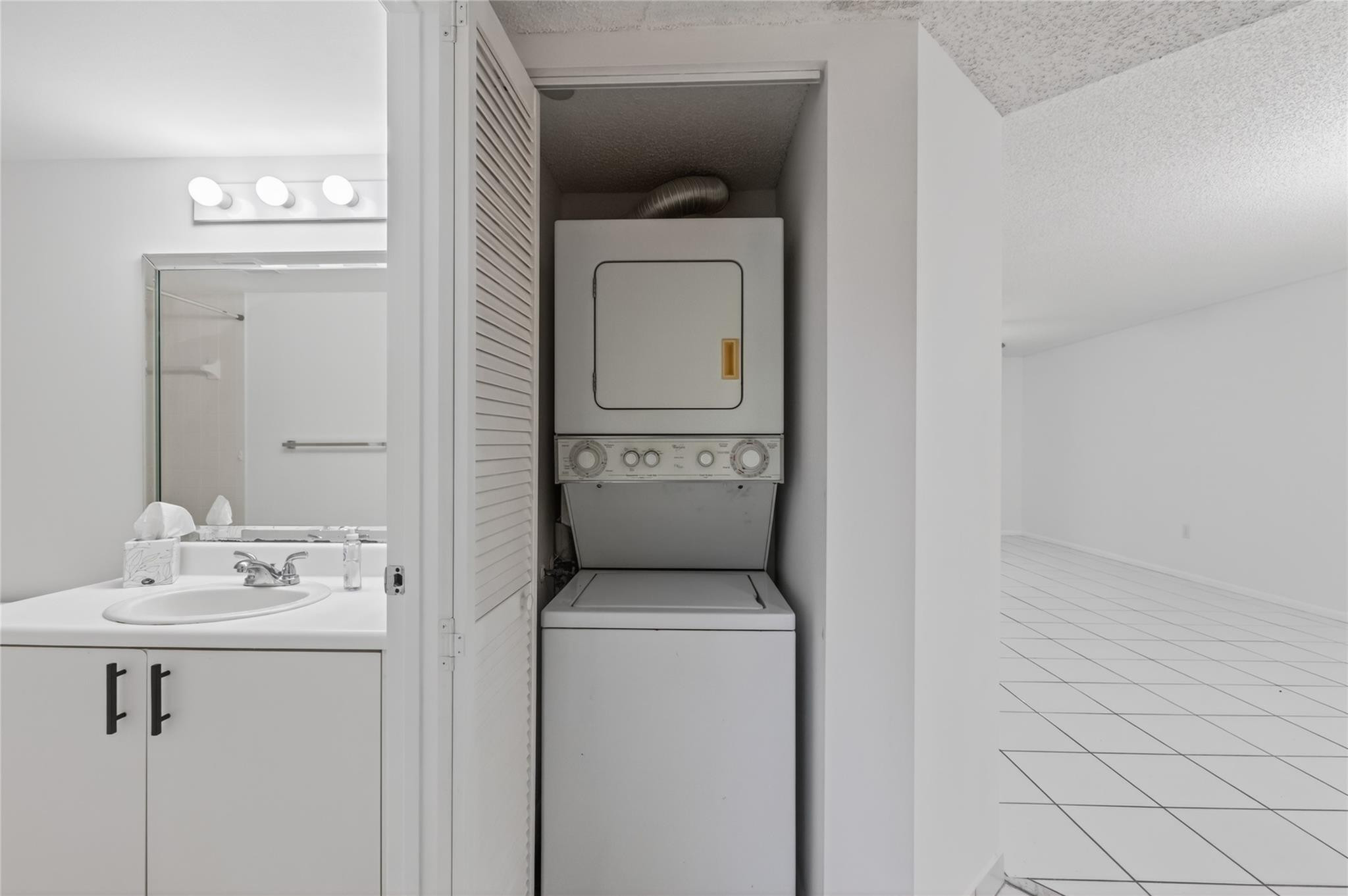 Suffolk @ Century Village - Residential