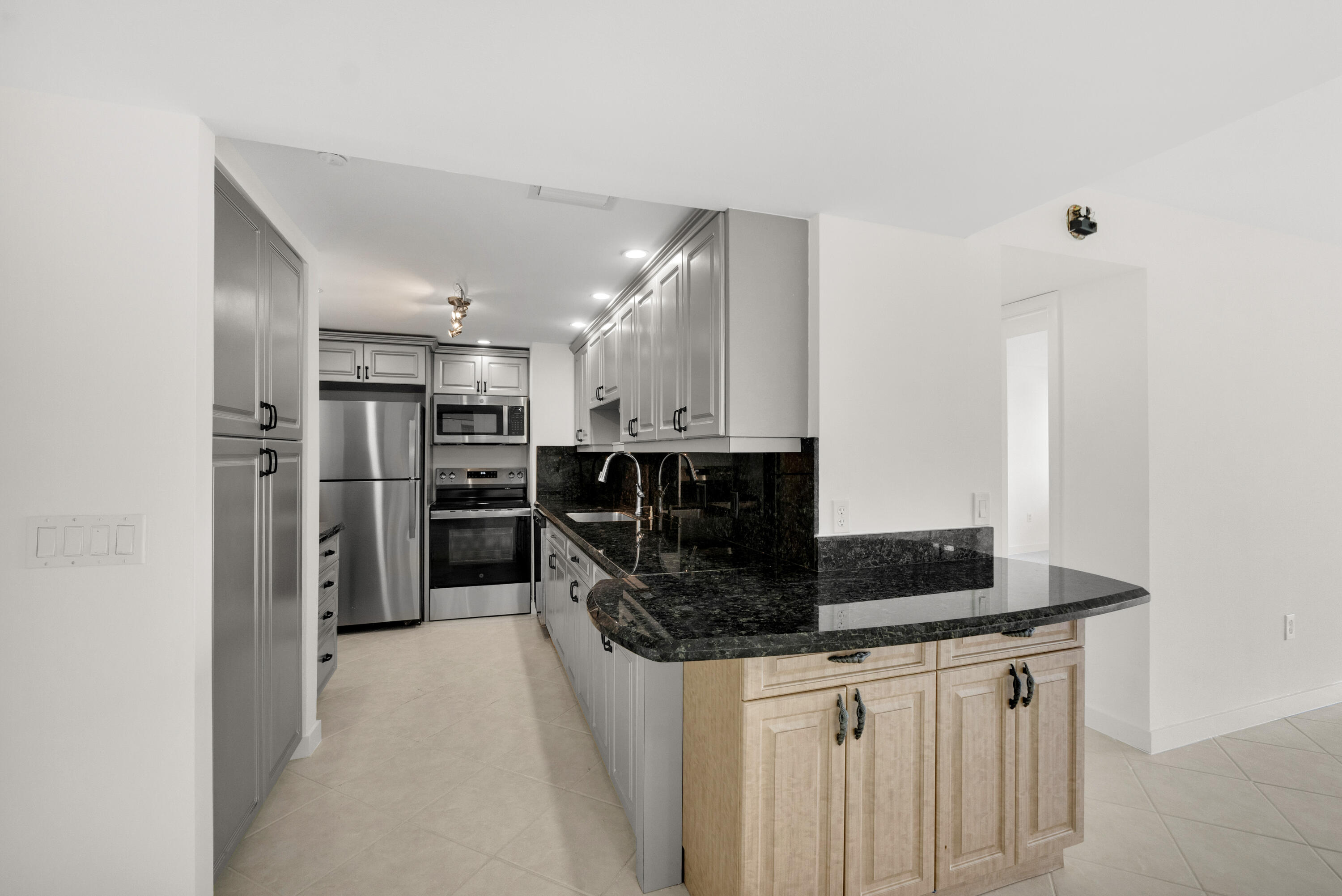 5600 N Flagler Drive 2504