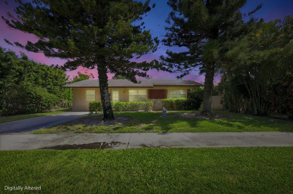 Photo of 115 SE 11th Avenue, Boynton Beach, FL 33435 (MLS # B26030040)