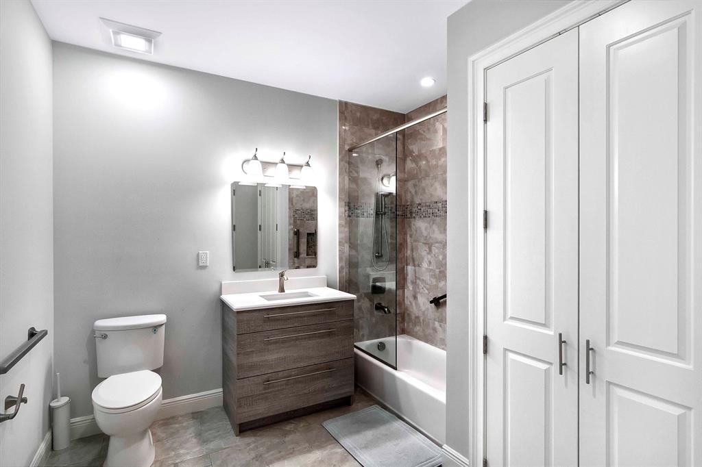 TOLEDO IN - Residential