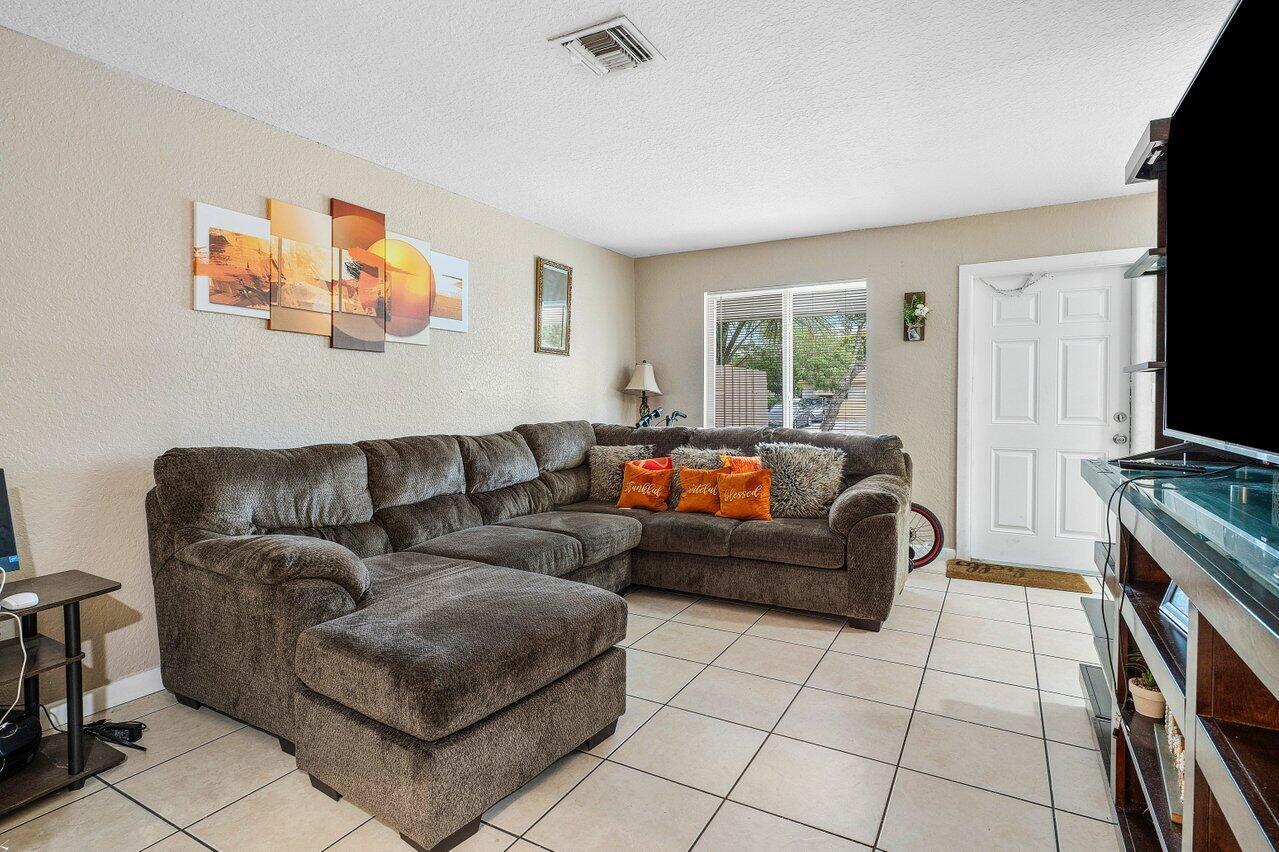1040 Miami Boulevard 1,2,3