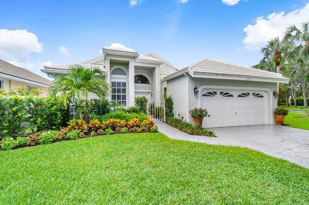 Photo of 12751 Oak Knoll Drive, Palm Beach Gardens, FL 33418 (MLS # R10900822)