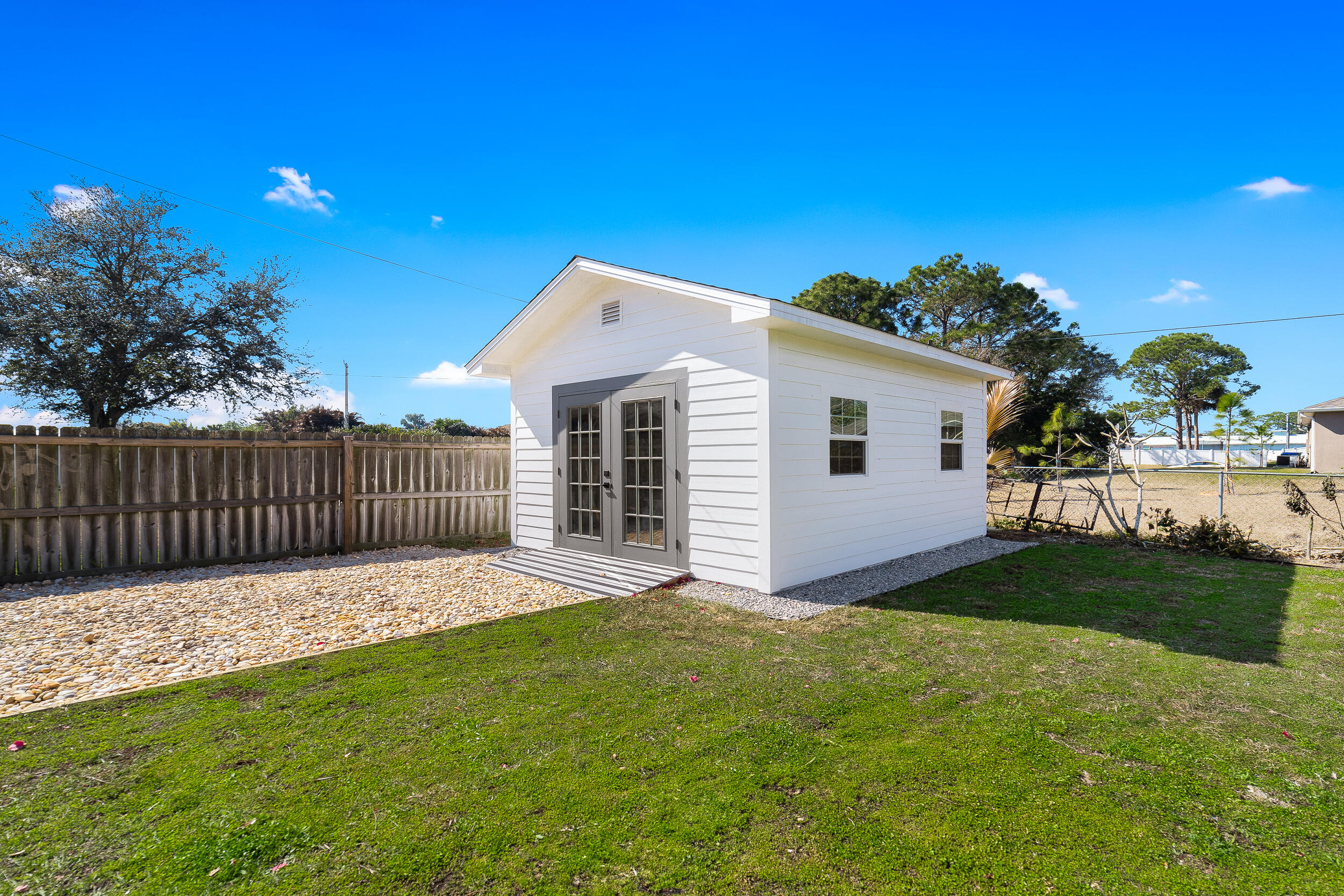 919 Landsdowne Drive