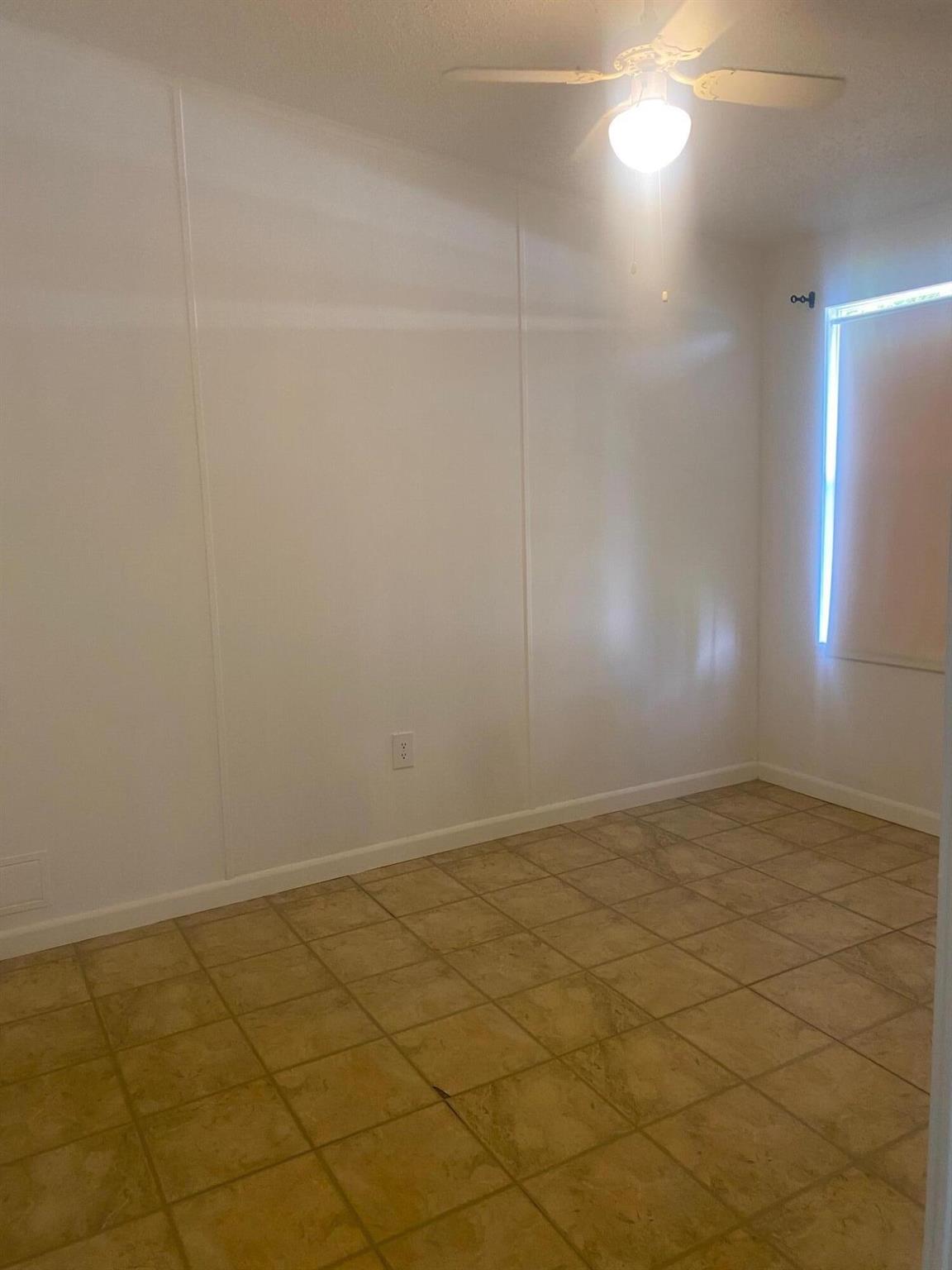 PINE GROVE VILLAGE UNREC - Residential Lease