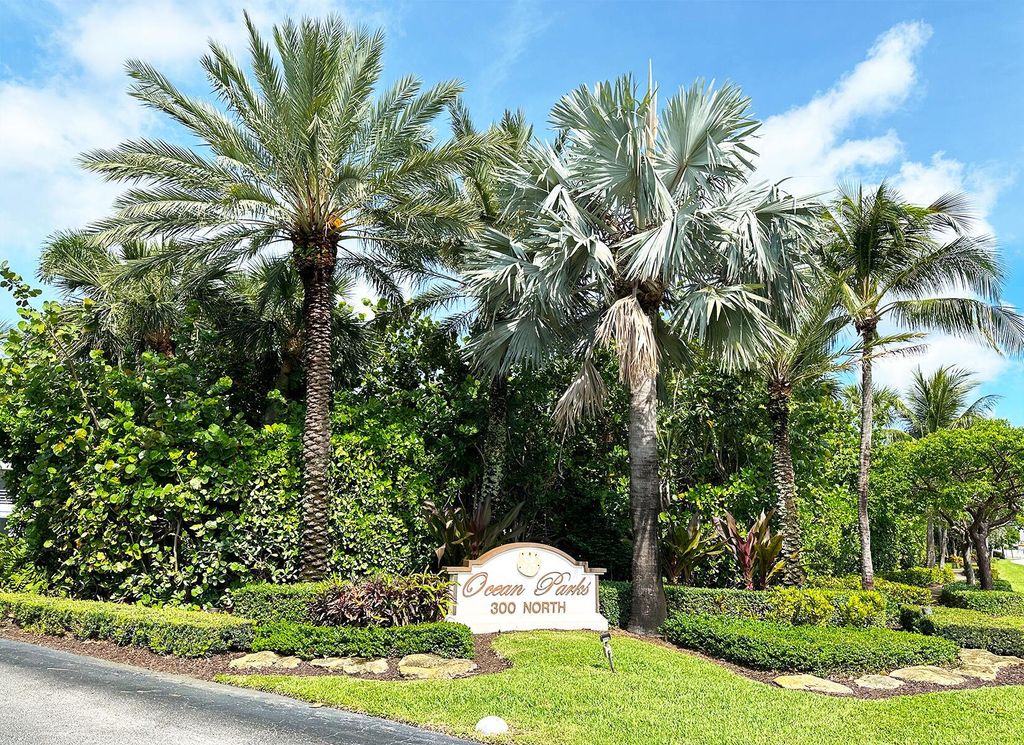 Photo of 300 N Highway A1a #304f, Jupiter, FL 33477 (MLS # R10899041)