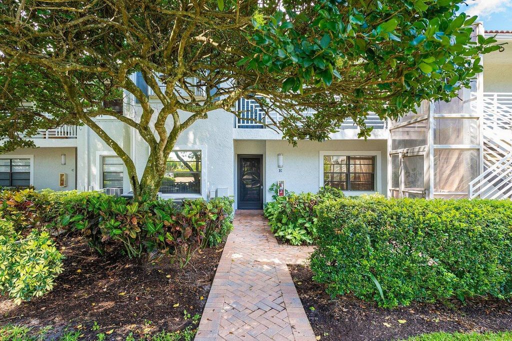 Photo of 7 Southport Lane #E, Boynton Beach, FL 33436 (MLS # B26016045)