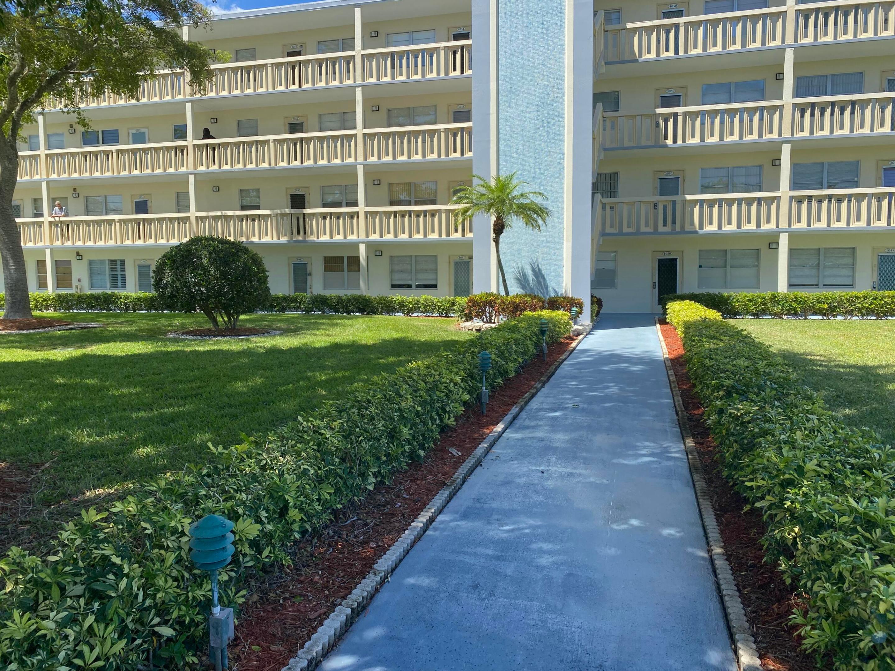 AINSLIE AT CENTURY VILLAGE CONDO - Residential