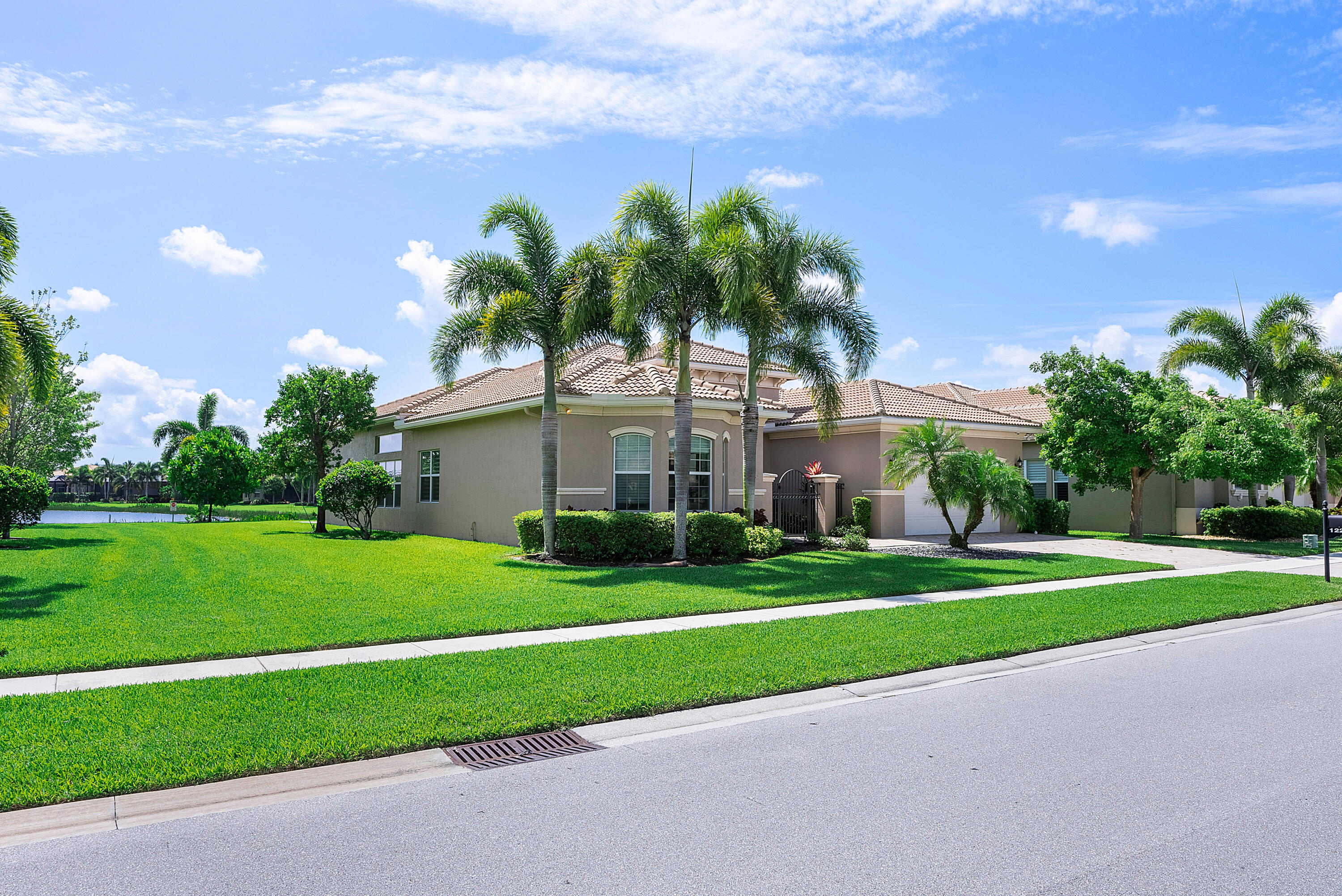 Valencia Cove - Residential