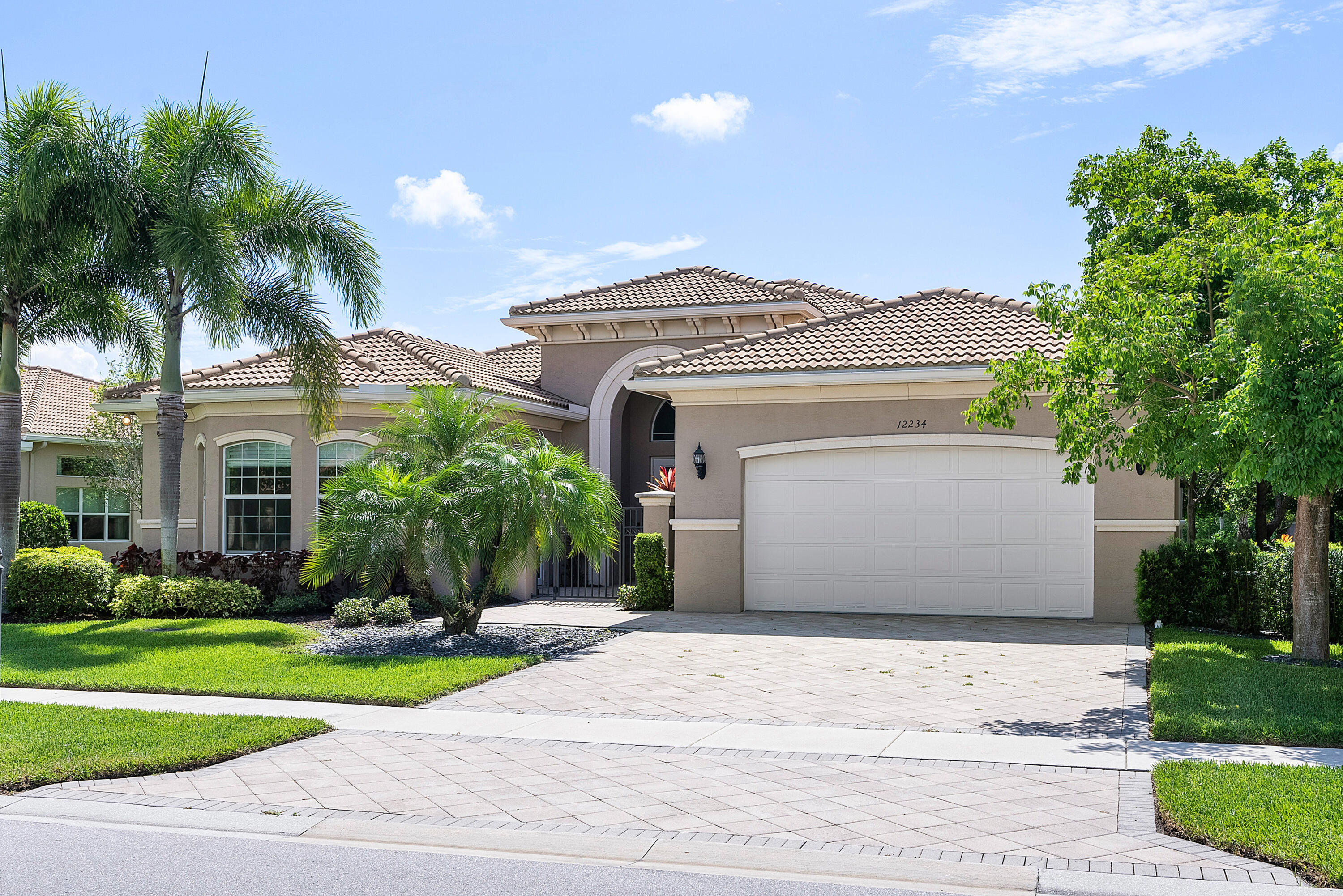 Valencia Cove - Residential