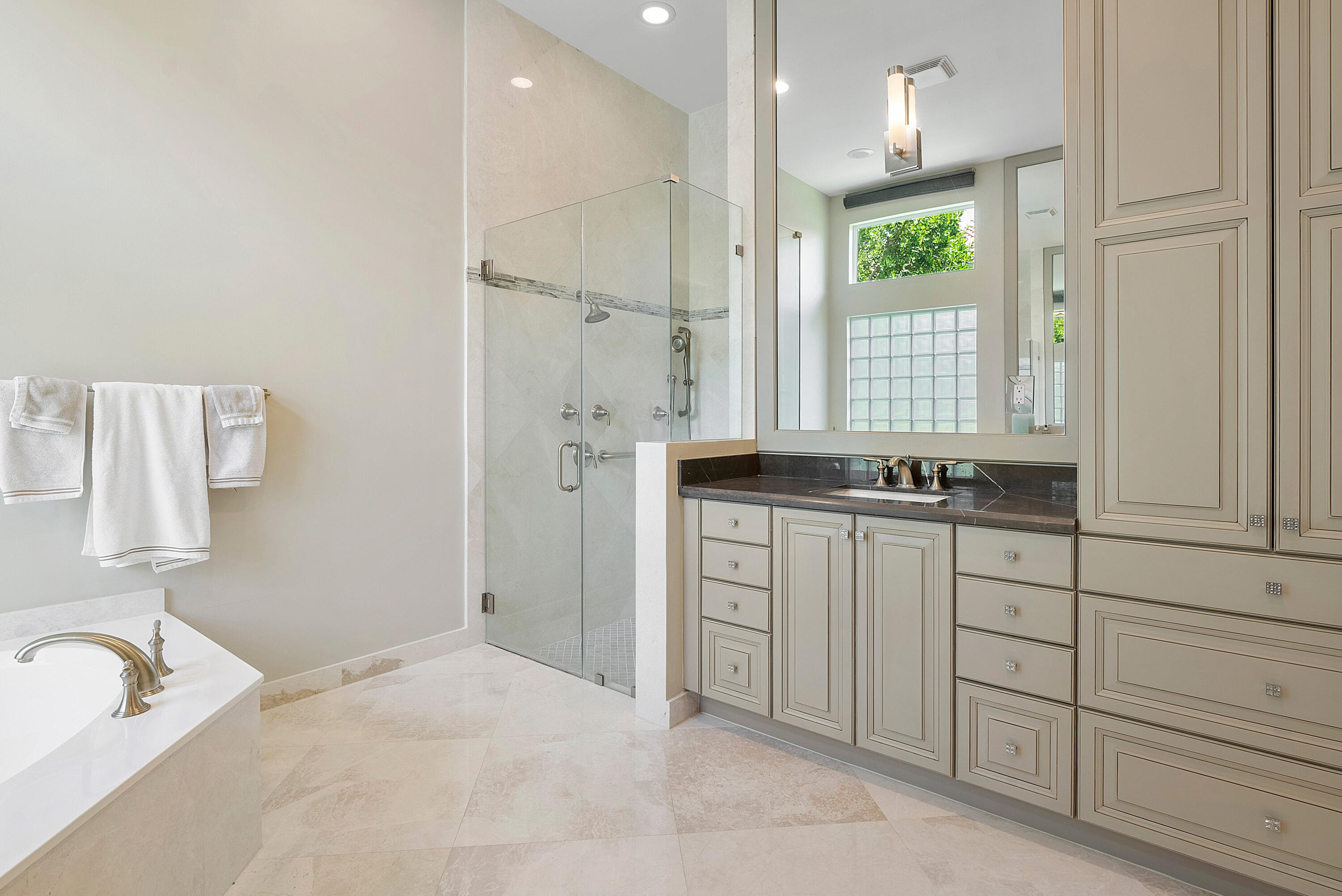 Valencia Cove - Residential