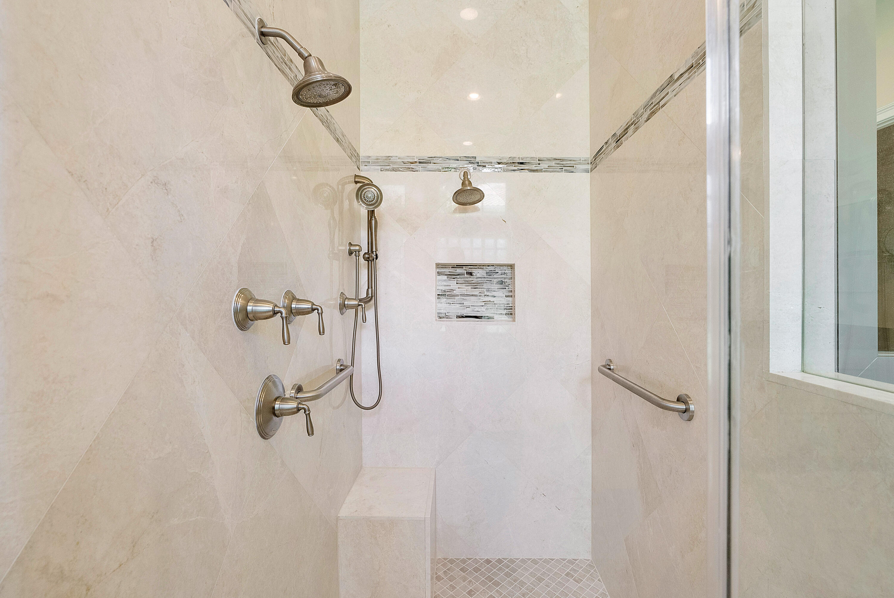 Valencia Cove - Residential