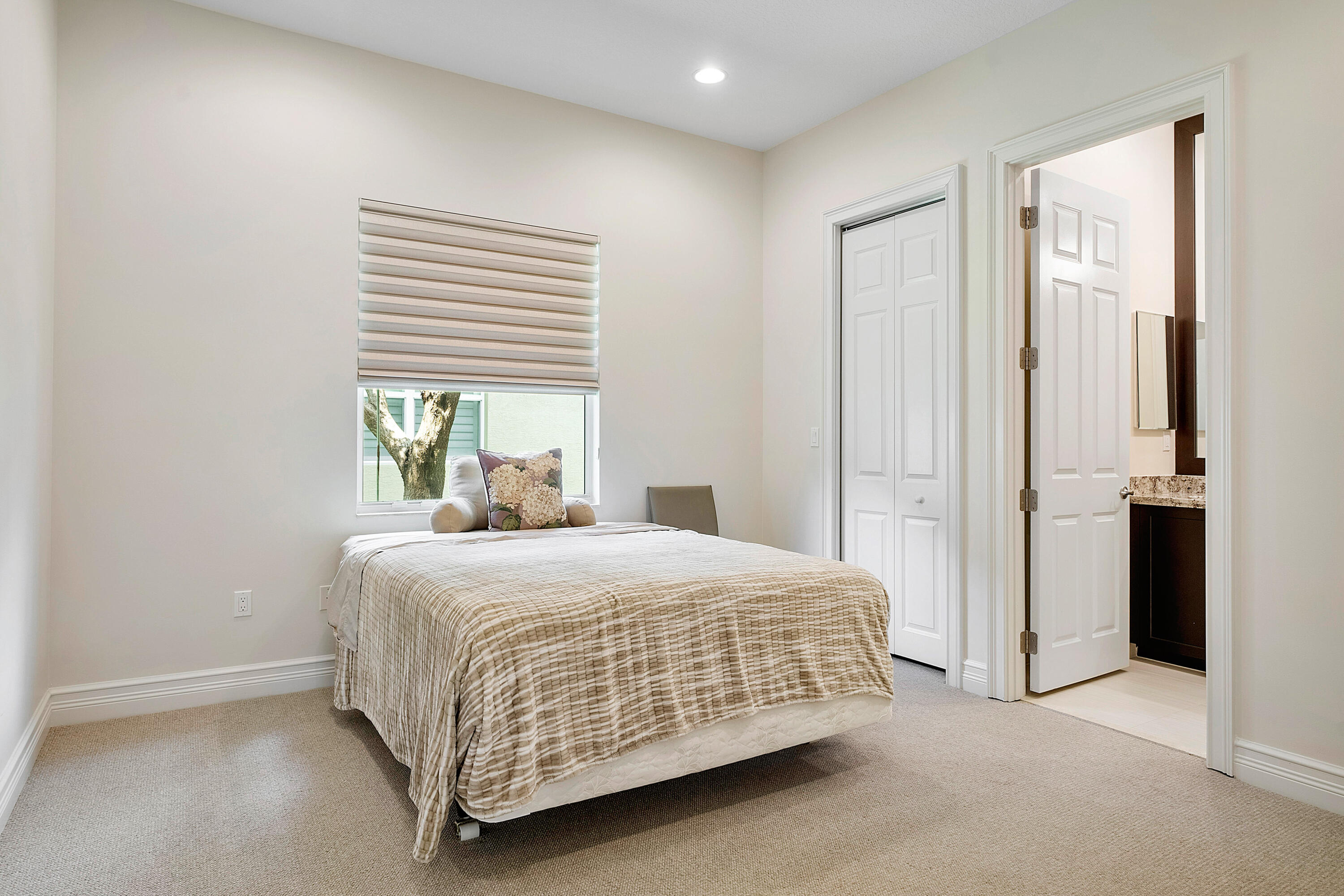 Valencia Cove - Residential