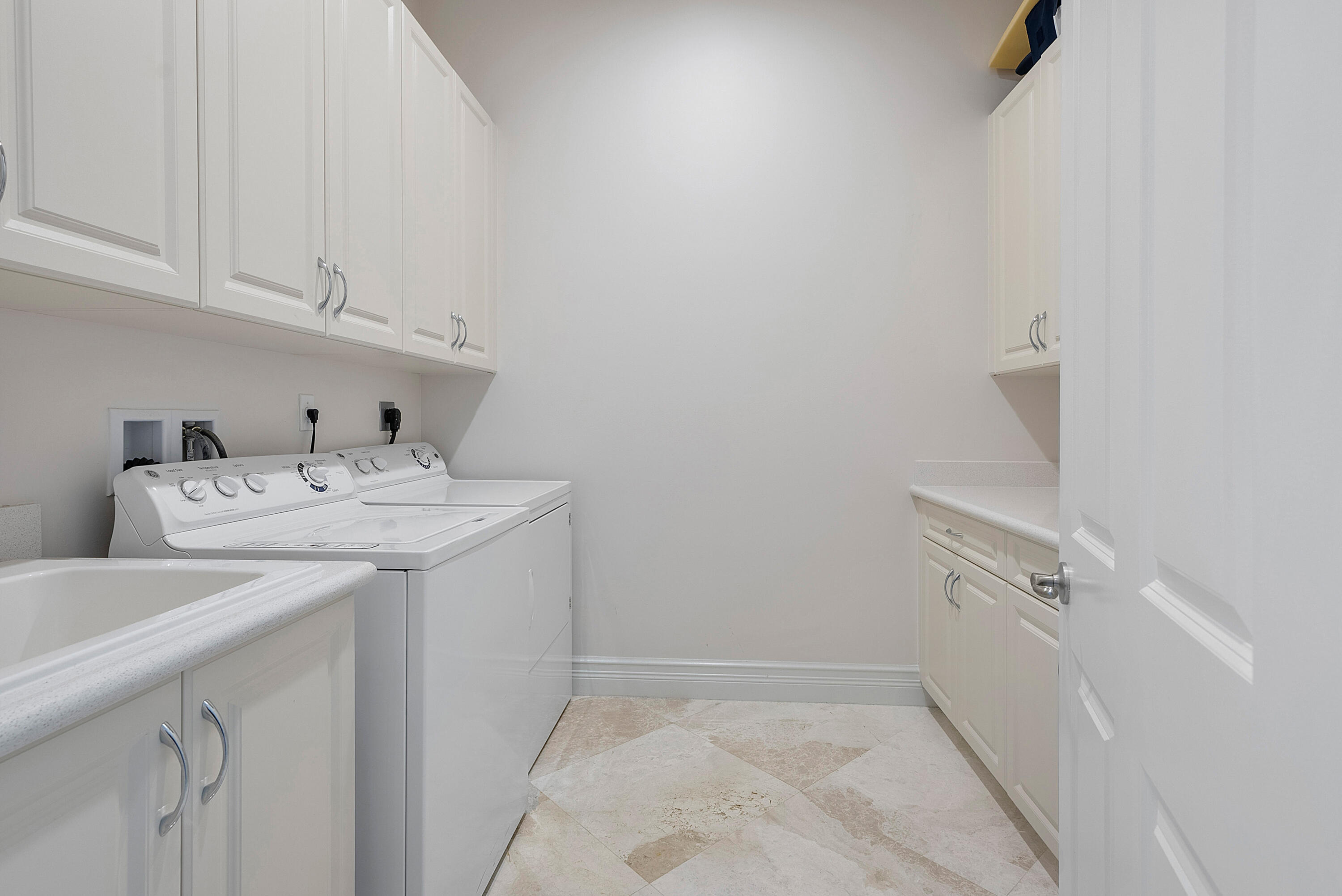 Valencia Cove - Residential