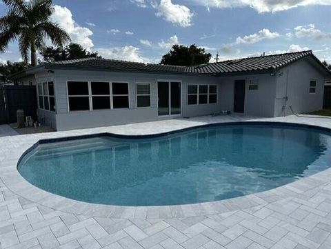 Tiny photo for 2521 NE 45th Street, Lighthouse Point, FL 33064 (MLS # B26037657)