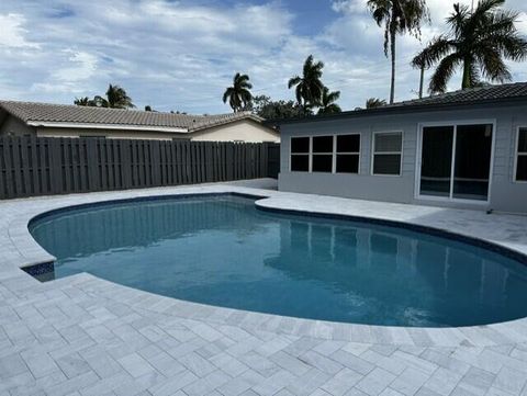 Tiny photo for 2521 NE 45th Street, Lighthouse Point, FL 33064 (MLS # B26037657)