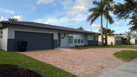 Tiny photo for 2521 NE 45th Street, Lighthouse Point, FL 33064 (MLS # B26037657)