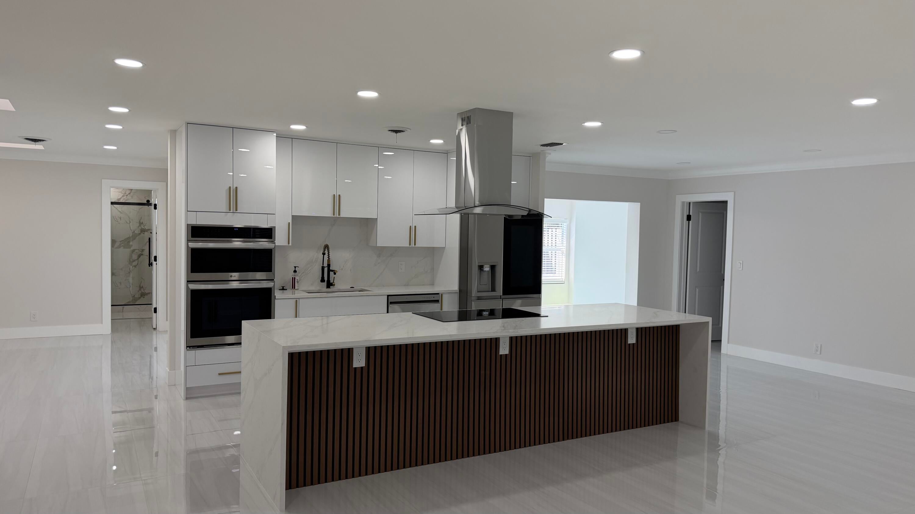 2521 NE 45th Street