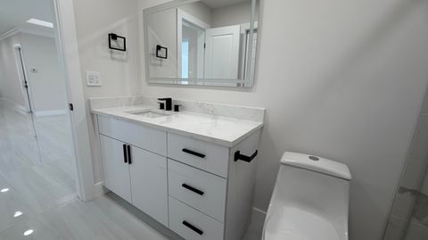 Tiny photo for 2521 NE 45th Street, Lighthouse Point, FL 33064 (MLS # B26037657)