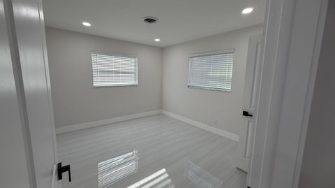 Tiny photo for 2521 NE 45th Street, Lighthouse Point, FL 33064 (MLS # B26037657)