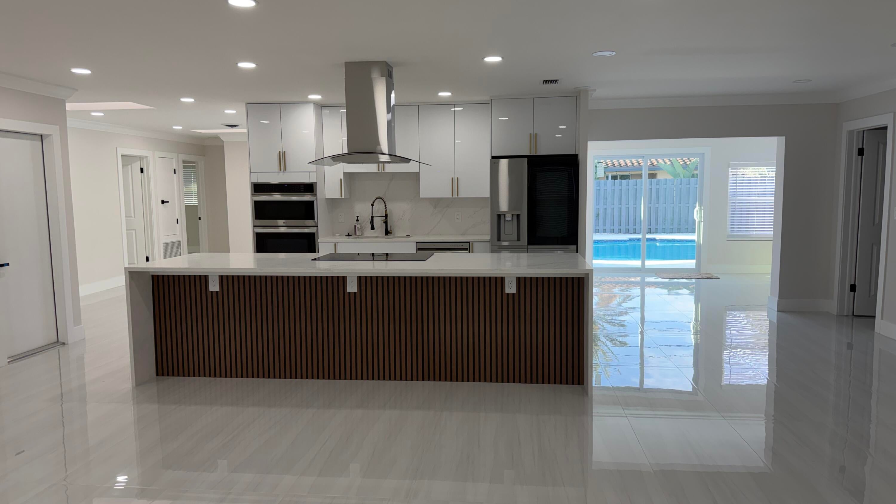 2521 NE 45th Street