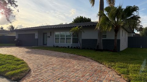 Tiny photo for 2521 NE 45th Street, Lighthouse Point, FL 33064 (MLS # B26037657)