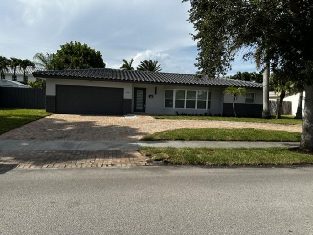 Photo of 2521 NE 45th Street, Lighthouse Point, FL 33064 (MLS # B26037657)