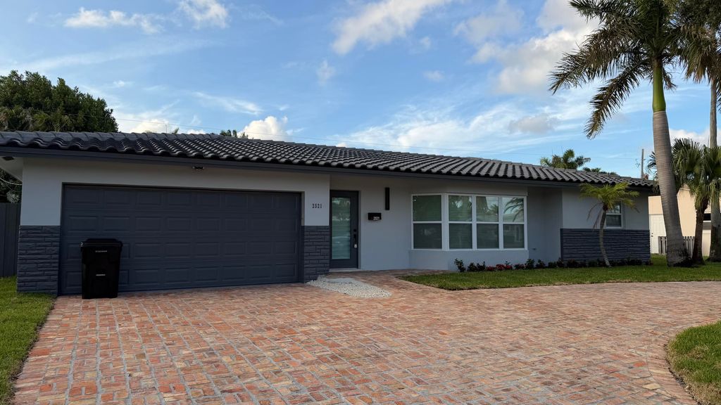 Photo of 2521 NE 45th Street, Lighthouse Point, FL 33064 (MLS # B26037657)