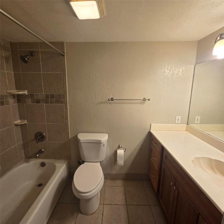 LAKE FOREST CONDO - Residential