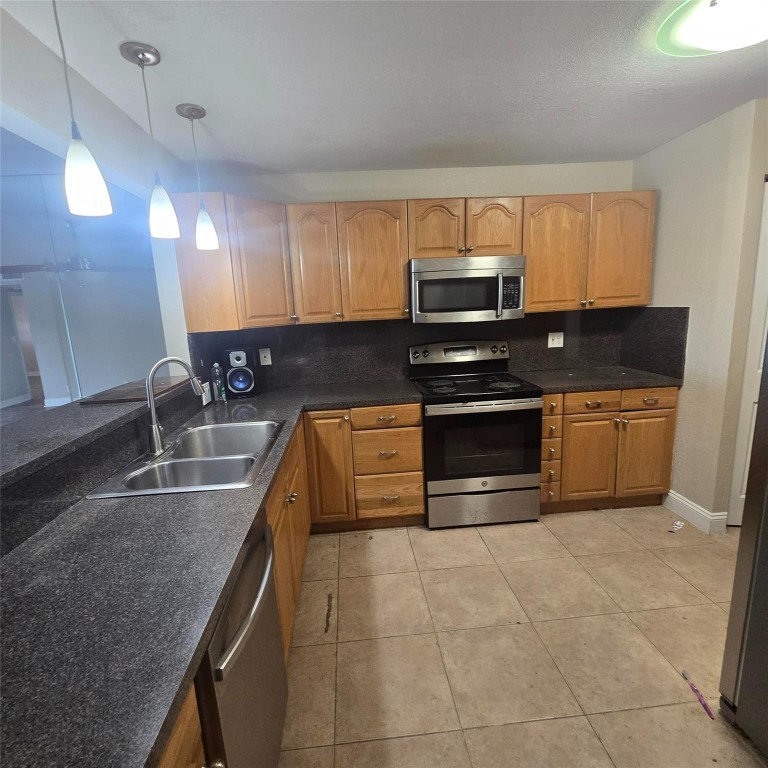 LAKE FOREST CONDO - Residential