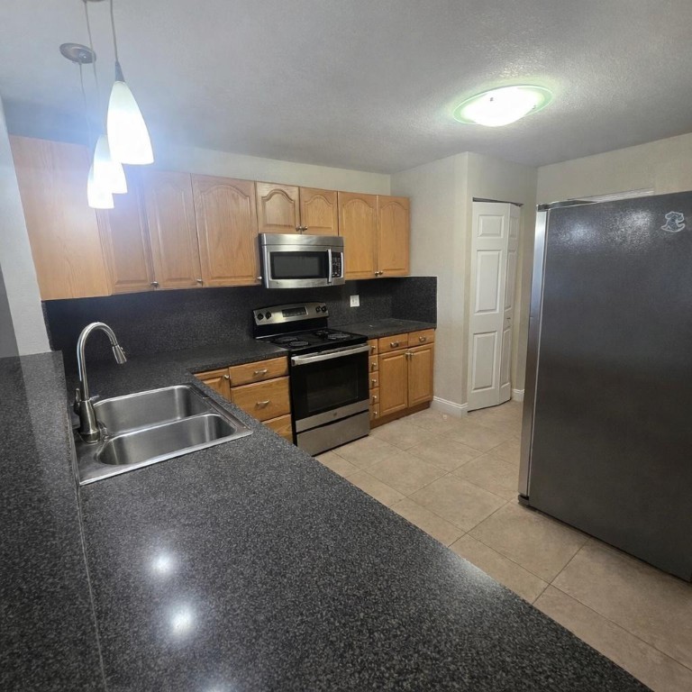 LAKE FOREST CONDO - Residential