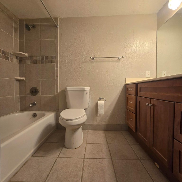 LAKE FOREST CONDO - Residential