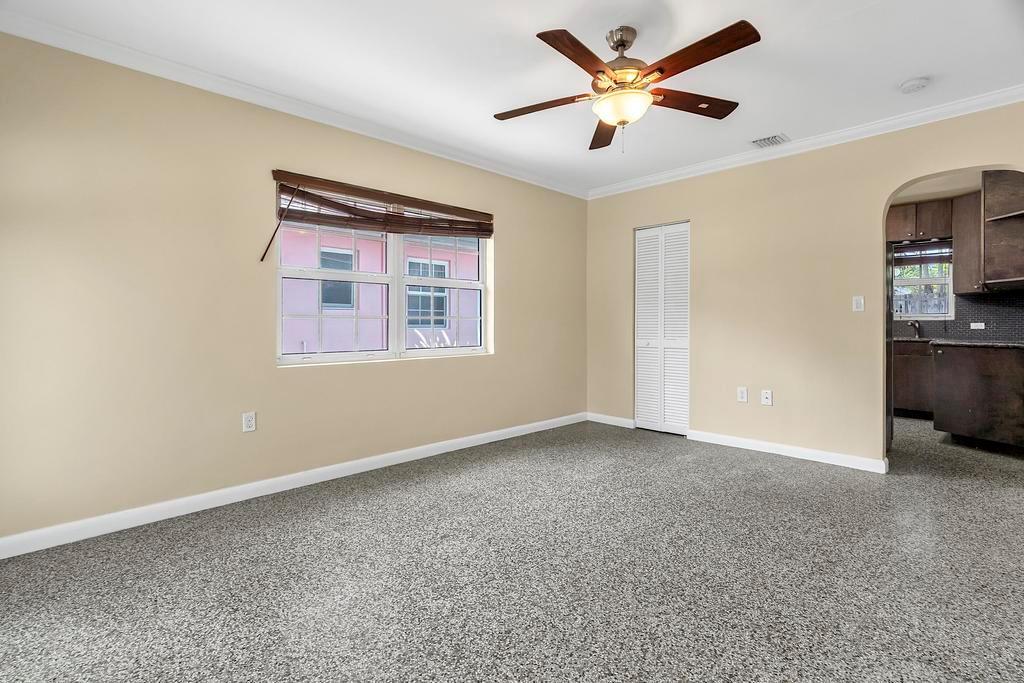 LAKE WORTH TOWN OF - Residential Lease