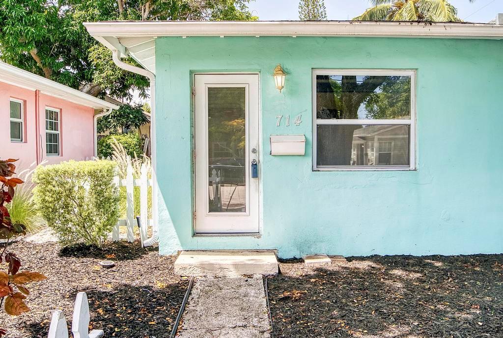 LAKE WORTH TOWN OF - Residential Lease