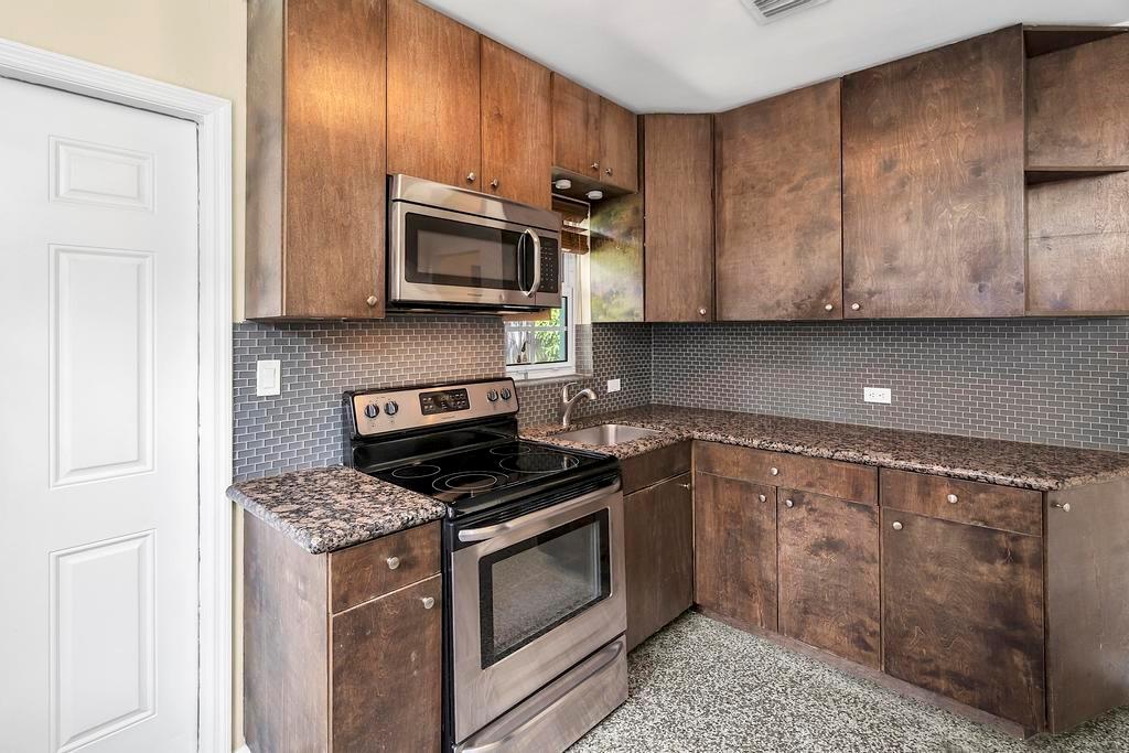 LAKE WORTH TOWN OF - Residential Lease