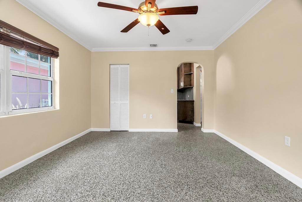 LAKE WORTH TOWN OF - Residential Lease