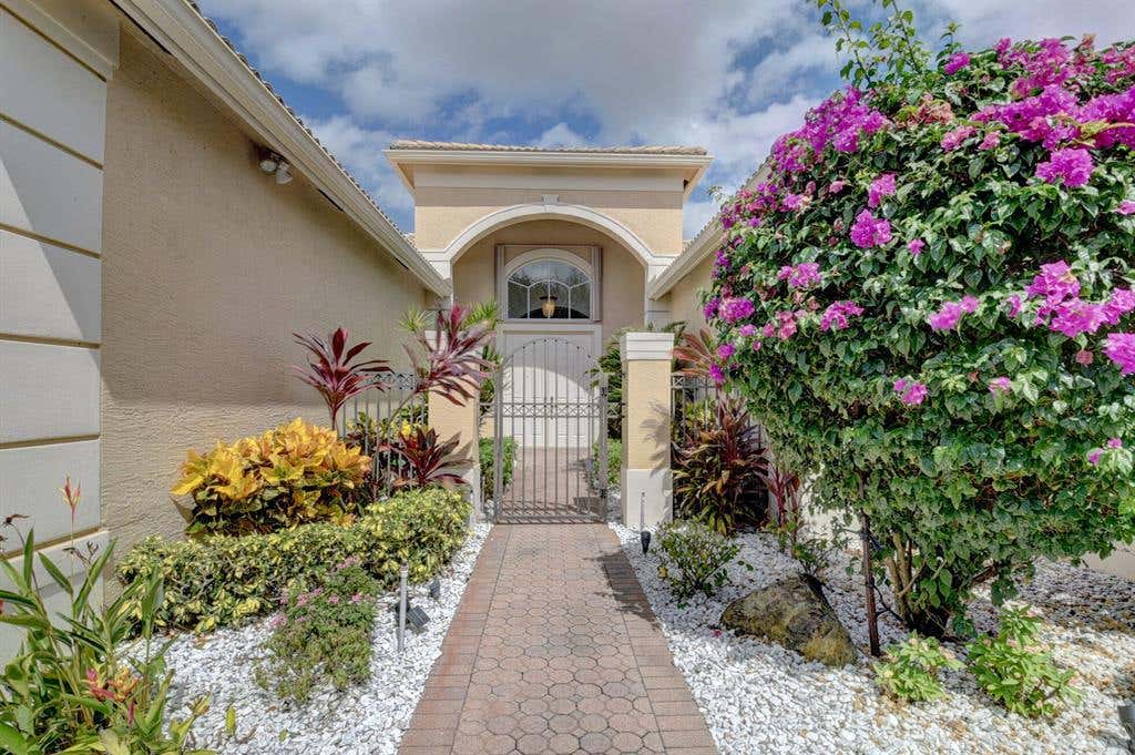 Photo of 7005 Springville Cove, Boynton Beach, FL 33437 (MLS # R10752904)